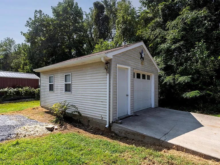129A Manor Ave — Photo 12