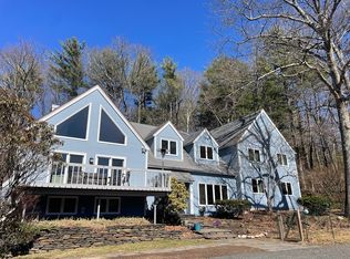 23 Alyssum Dr, Amherst, MA 01002