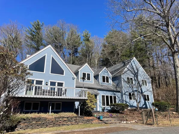 23 Alyssum Dr, Amherst, MA 01002