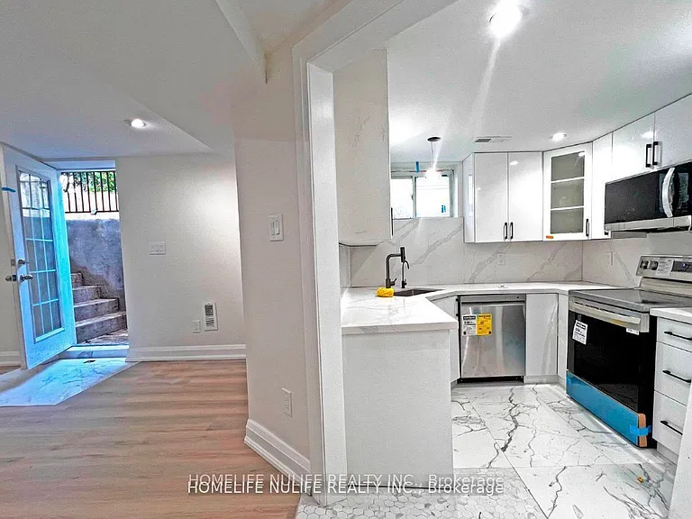 188 Parkside Dr #BASEMENT — Photo 10