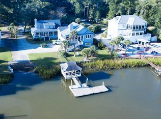 8897 Palmetto Rd, Edisto Island, SC 29438