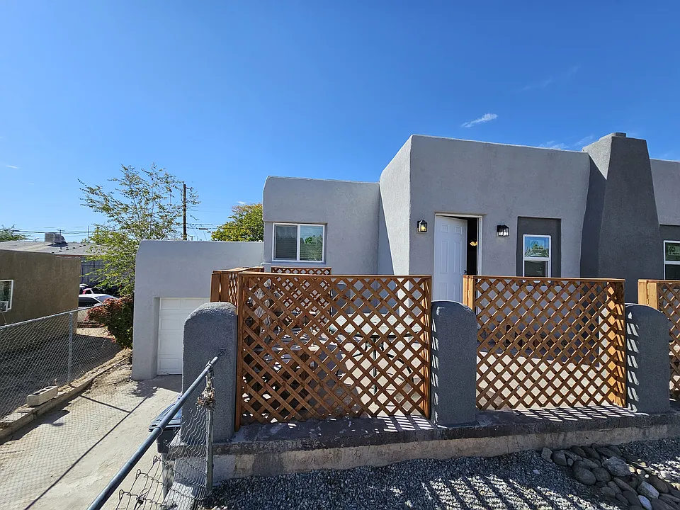 241 Estancia Dr NW #B