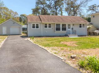 1740 Lockhart St, Toms River, NJ 08757