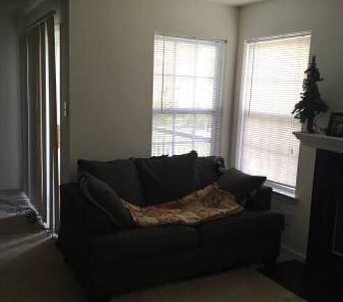 5th image of 400 Canberry Ct APT 1423