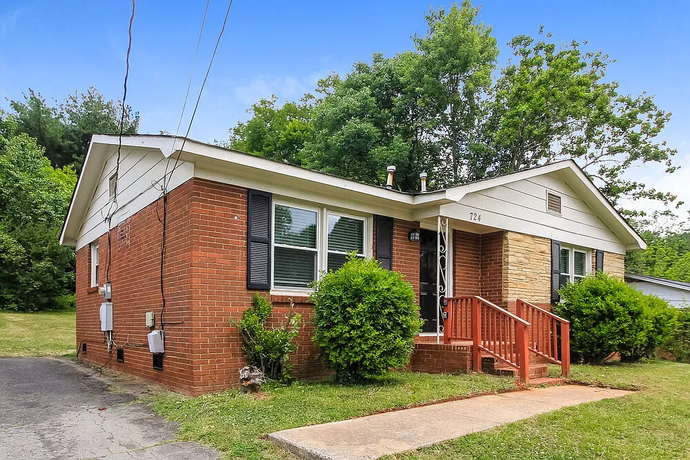 3 bed, 1.0 bath, 986 sqft, $2,370 — Photo 4