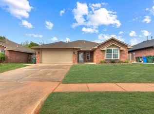 9413 Apple Dr, Midwest City, OK 73130