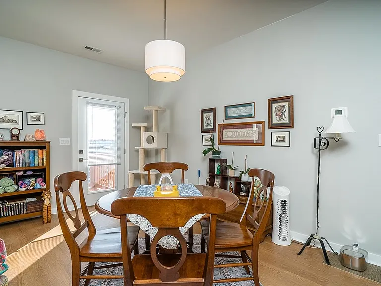 1559 Crownpoint Dr #206 — Photo 5