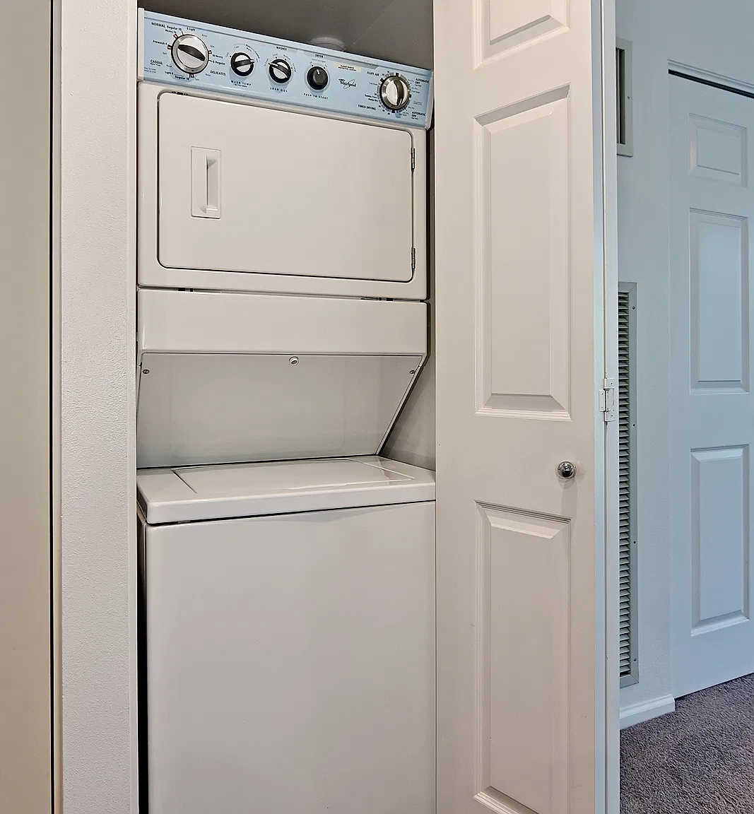 1 bed, 870 sqft, $2,900 — Photo 3