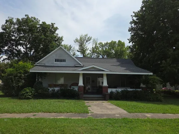 307 W 10th St, Lamar, MO 64759