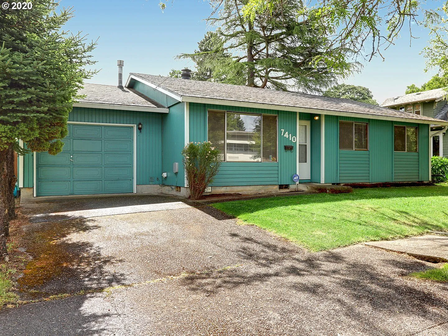 7410 N Hodge Ave photo 1