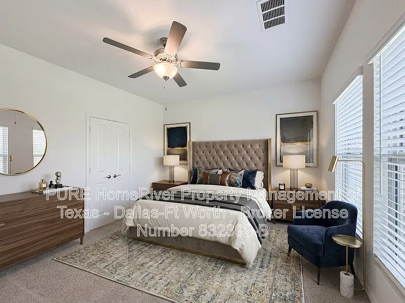4 bed, 2.5 bath, 2055 sqft, $2,395 — Photo 4
