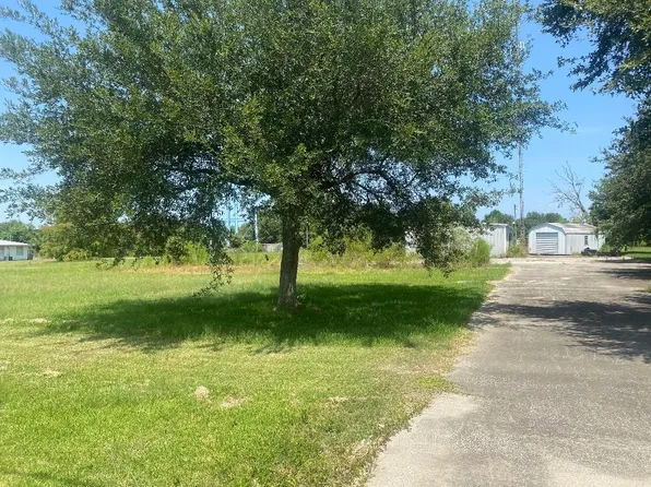 202 Phillips Rd, Westlake, LA 70669