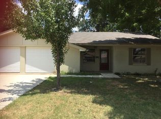 2105 Royal Oaks Dr, Irving, TX 75060