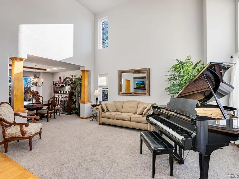 15581 Flowerhill Cir — Photo 3