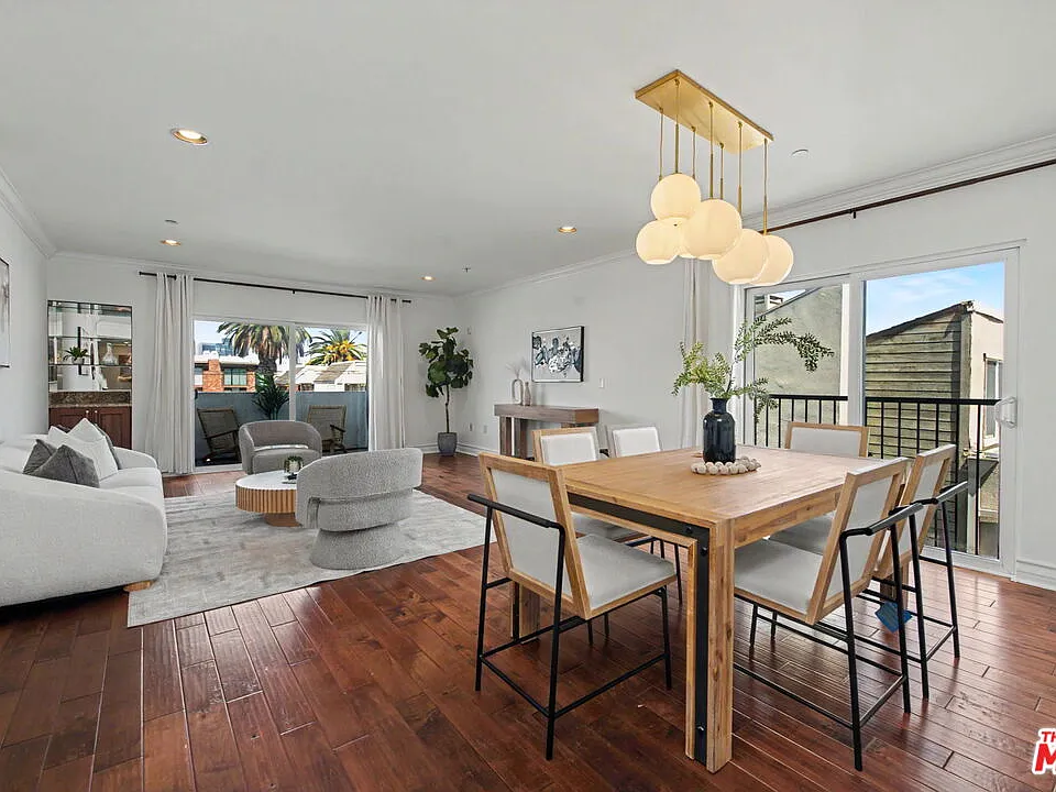 1878 Greenfield Ave #Penthouse 5