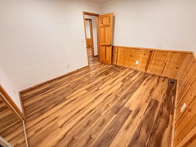 477 Villa Grove Ave — Photo 14