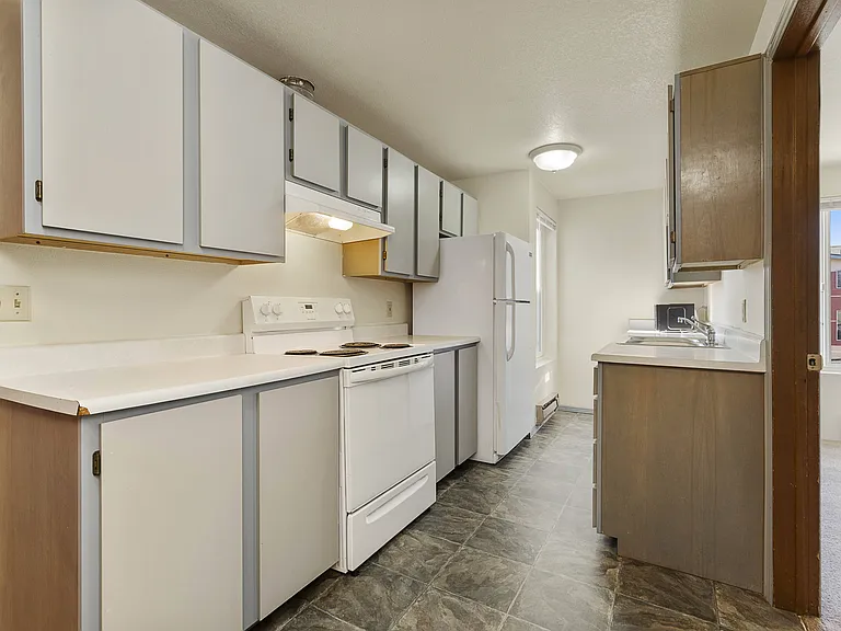 Dry Creek Apartments — Photo 21