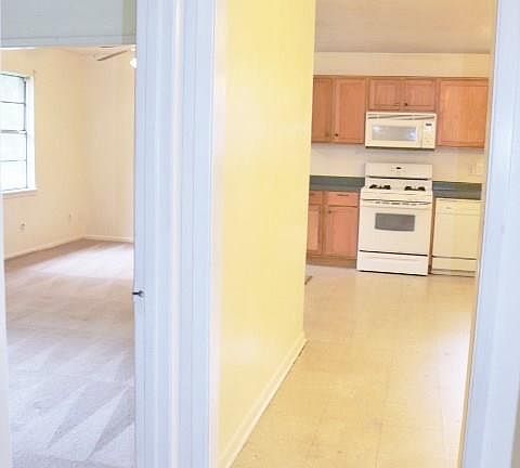 4th image of 504 Joe Morse Dr