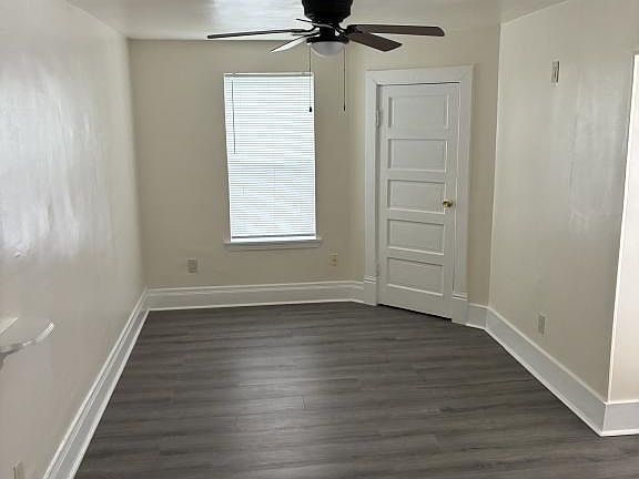 3rd image of 4229 4th Ave