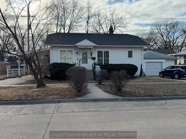 108 S Logan St, Grand Island, NE 68803