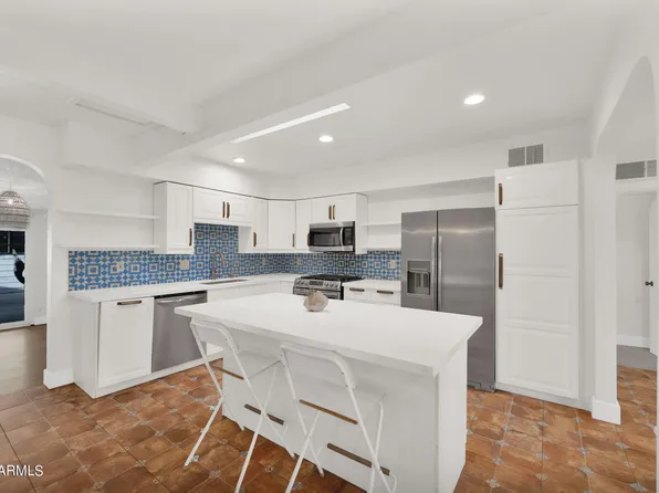 1124 W CLARENDON Avenue, Phoenix, AZ 85013
