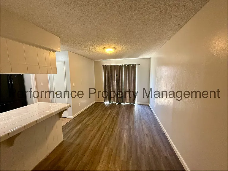 5101 Hunter Ave #7 — Photo 4