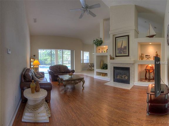 2nd image of 931 Worthington Ct