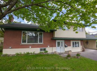 2763 Kelly Ave S #1, Ottawa, ON K2B 7V2