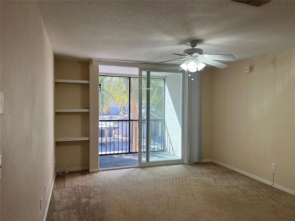 Building Photo - 8915 Latrec Ave #2201