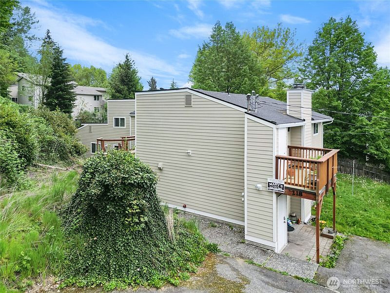3rd image of 218 10th Street