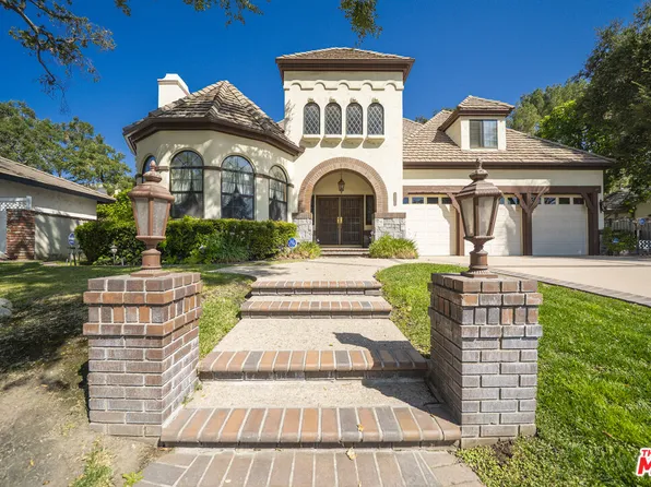 2211 Cumberland Rd, Glendora, CA 91741