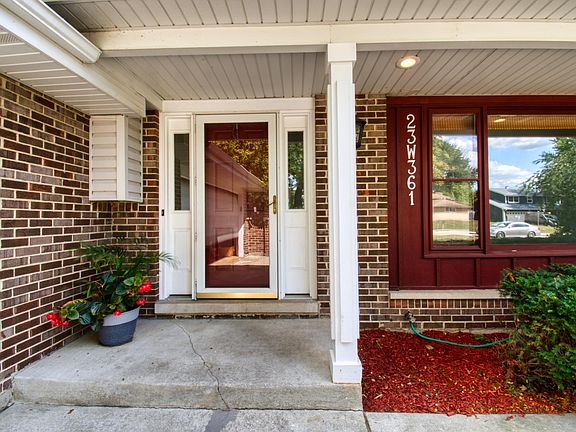 2nd image of 23W361 Woodcrest Ct W
