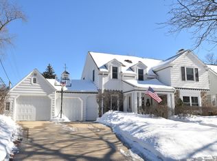 638 Pleasant View St, Wauwatosa, WI 53226