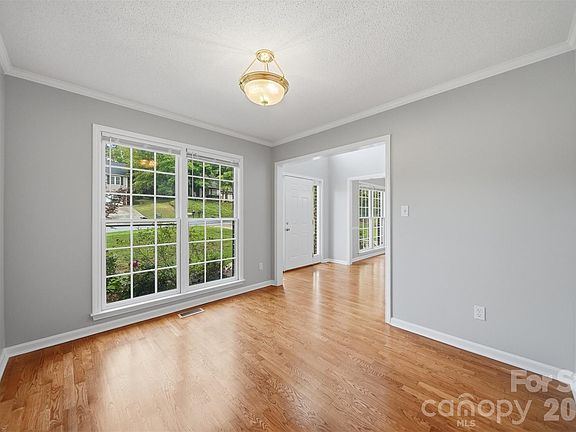 2nd image of 1737 9th Street Pl SE
