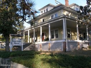 105 N May St, Southern Pines, NC 28387