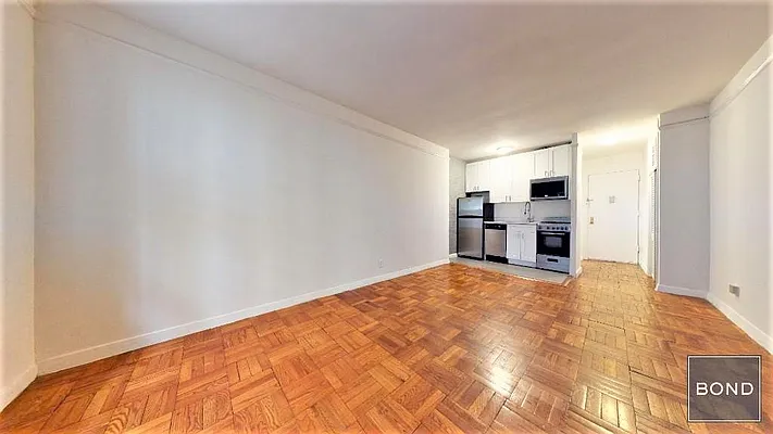 Rented by Bond New York | media 18