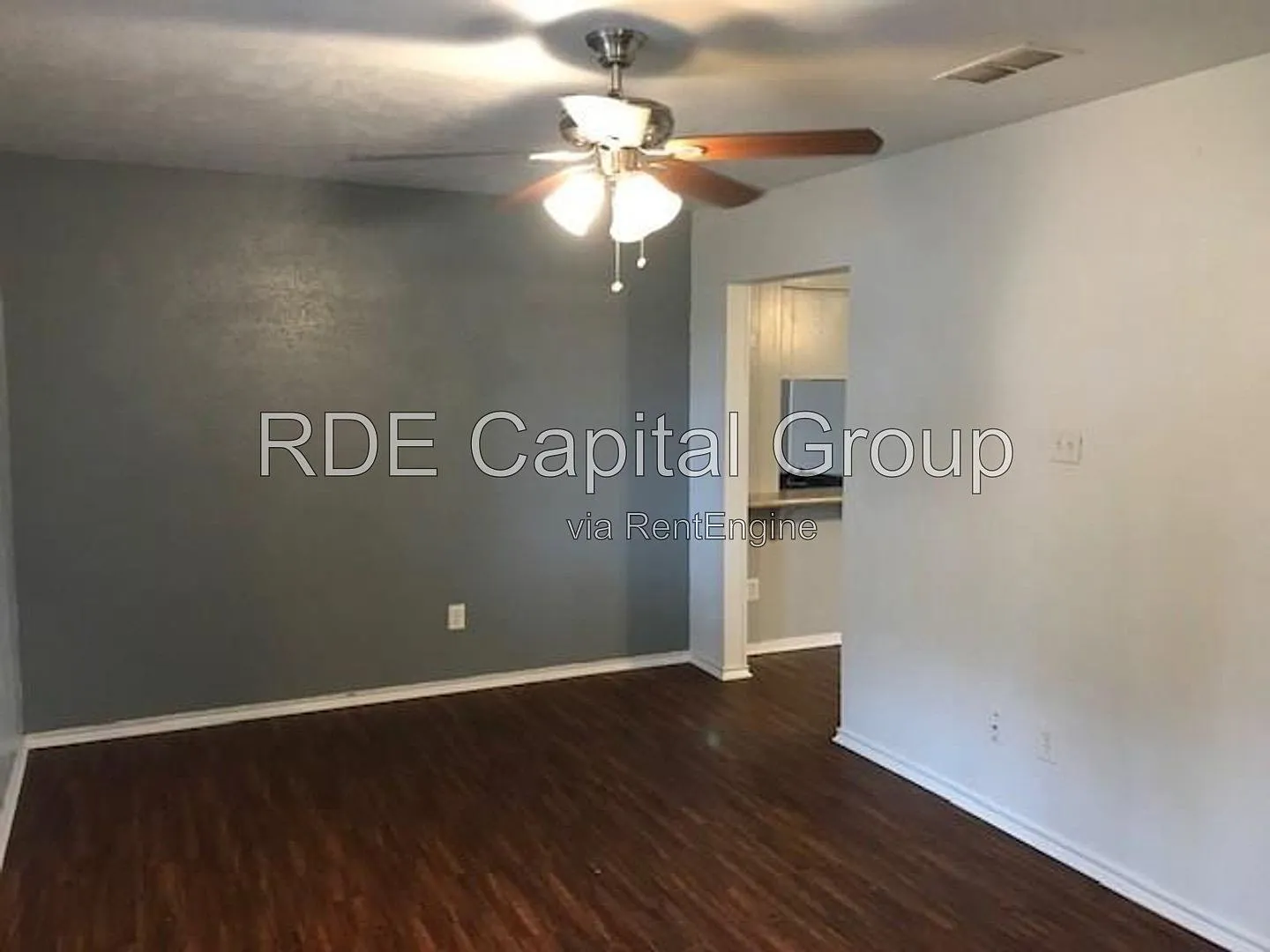 3 bed, 2.0 bath, 1404 sqft, $2,100 — Photo 4