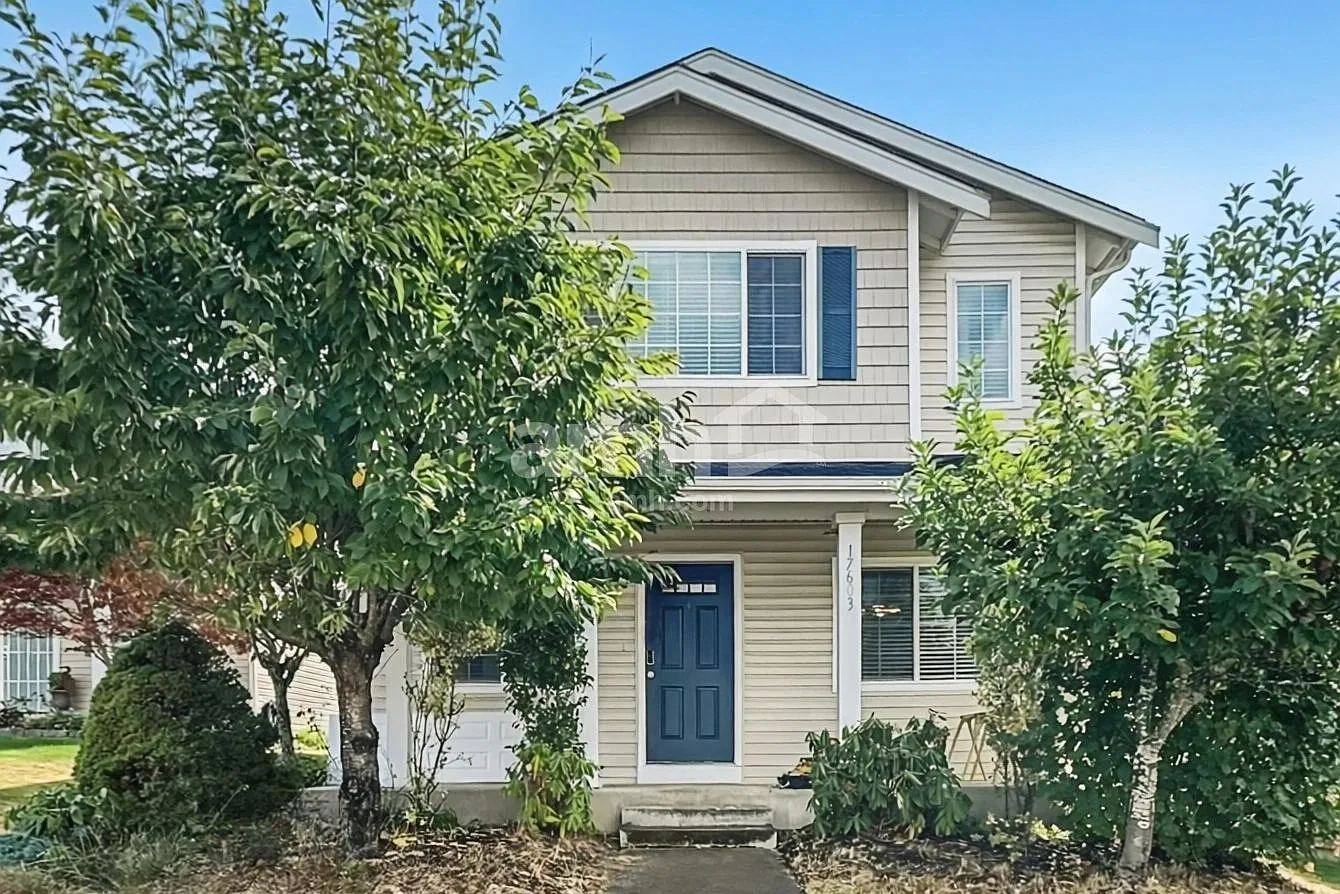 3 bed, 2.5 bath, 1704 sqft, $3,020 — Photo 1