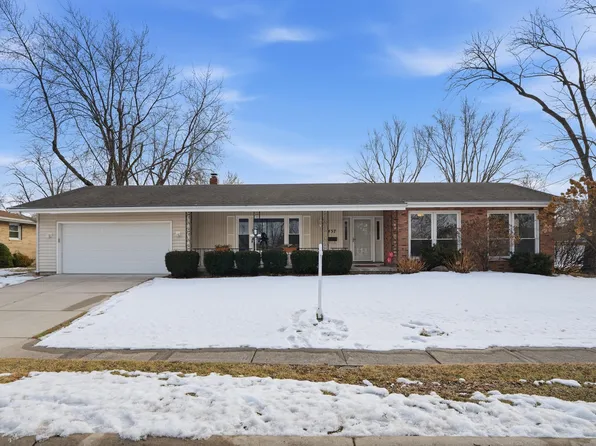 437 Fairview Ave, Crown Point, IN 46307