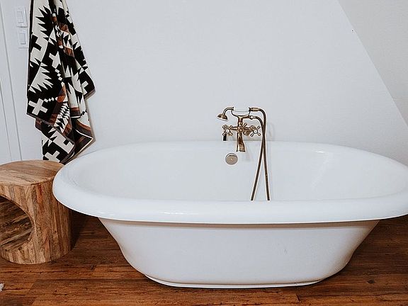 Large Soaking Tub
