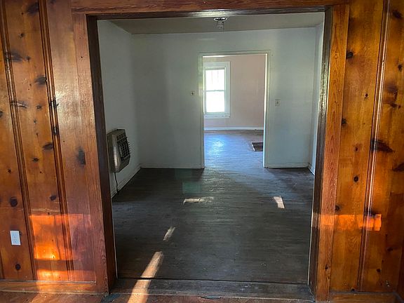 5th image of 1919 N Wood Ave