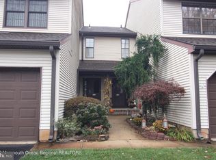 316 Longwood Dr, Manalapan, NJ 07726