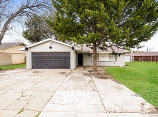 425 Price Dr, Lewisville, TX 75067