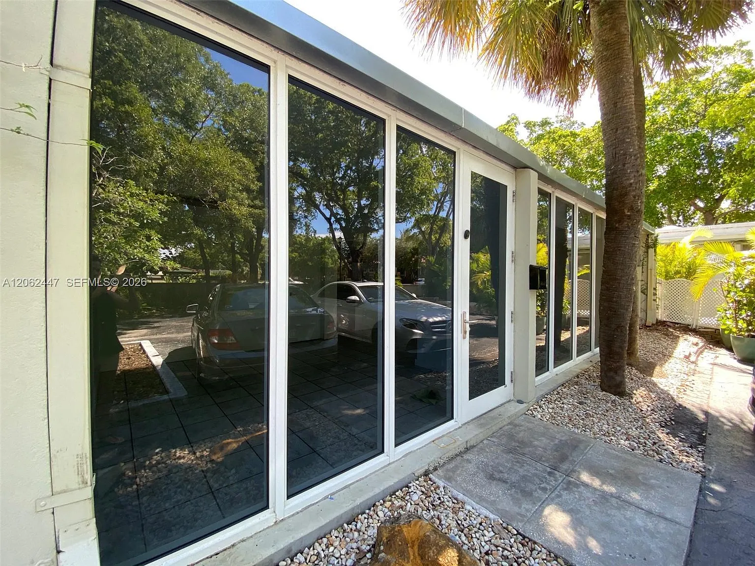Miami Lakes-Lake Katharin — Photo 1