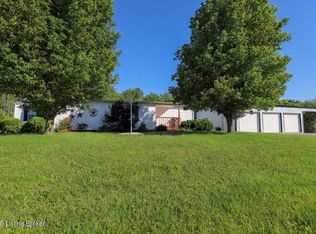 4015 Woodland Rd, Vine Grove, KY 40175