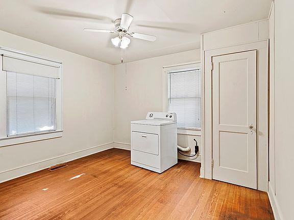 4th image of 113 McDowell St