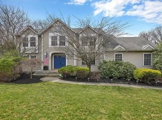 51 Newport Dr, Nanuet, NY 10954