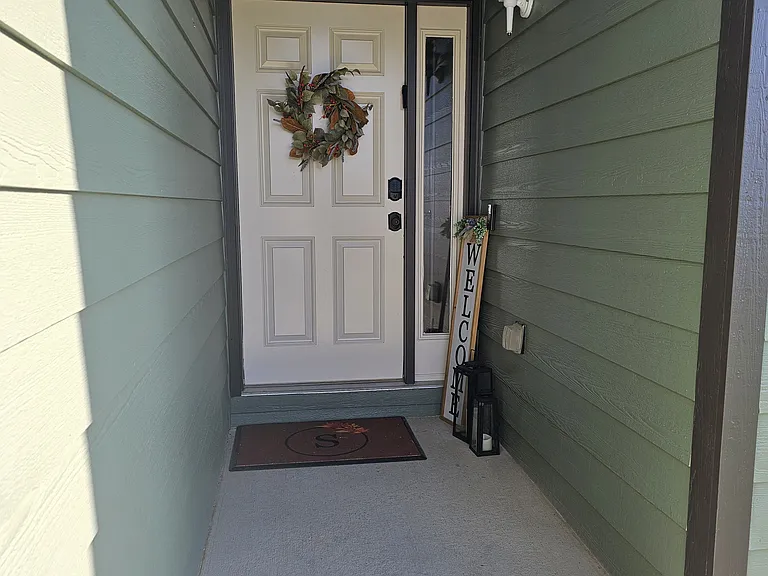 1127 Symons St — Photo 2