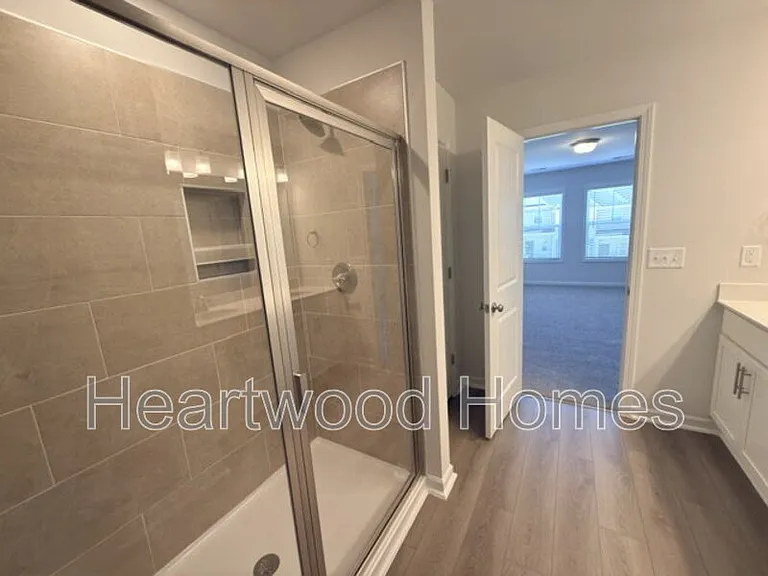 121 Bartlett Dr — Photo 35