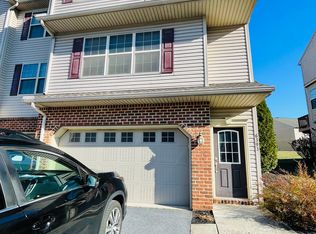 6393 Creekbend Dr, Mechanicsburg, PA 17050